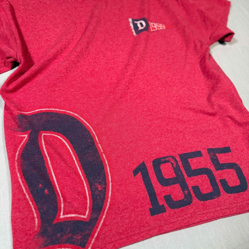 Disney Parks Hanes Red Heather Graphic Tee Mens Medium D 1955 Pennant Shirt